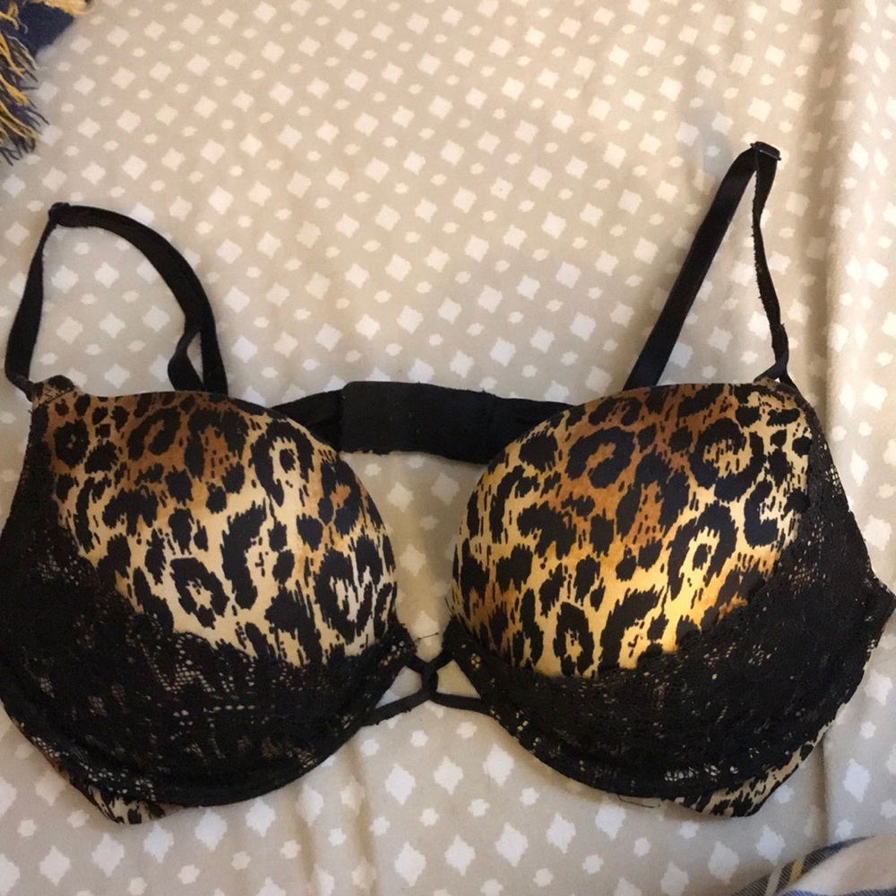 Cheetah print VS Bra.